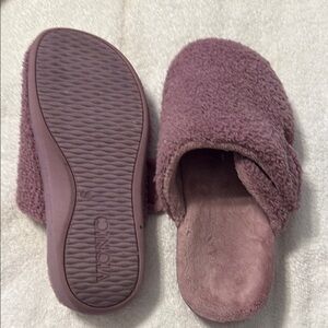 Vionic Women's Cozy Mauve Slippers
